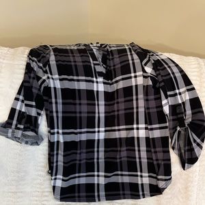 Long sleeve black and white shirt